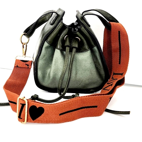 Women's Love Handle Leather and Suede Green Bucket Drawstring Crossbody Bag - Picture 1 of 8